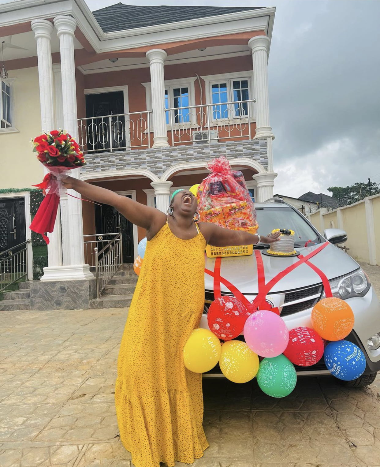 Skit Makers Twinz Love Surprise mom with new car [video]