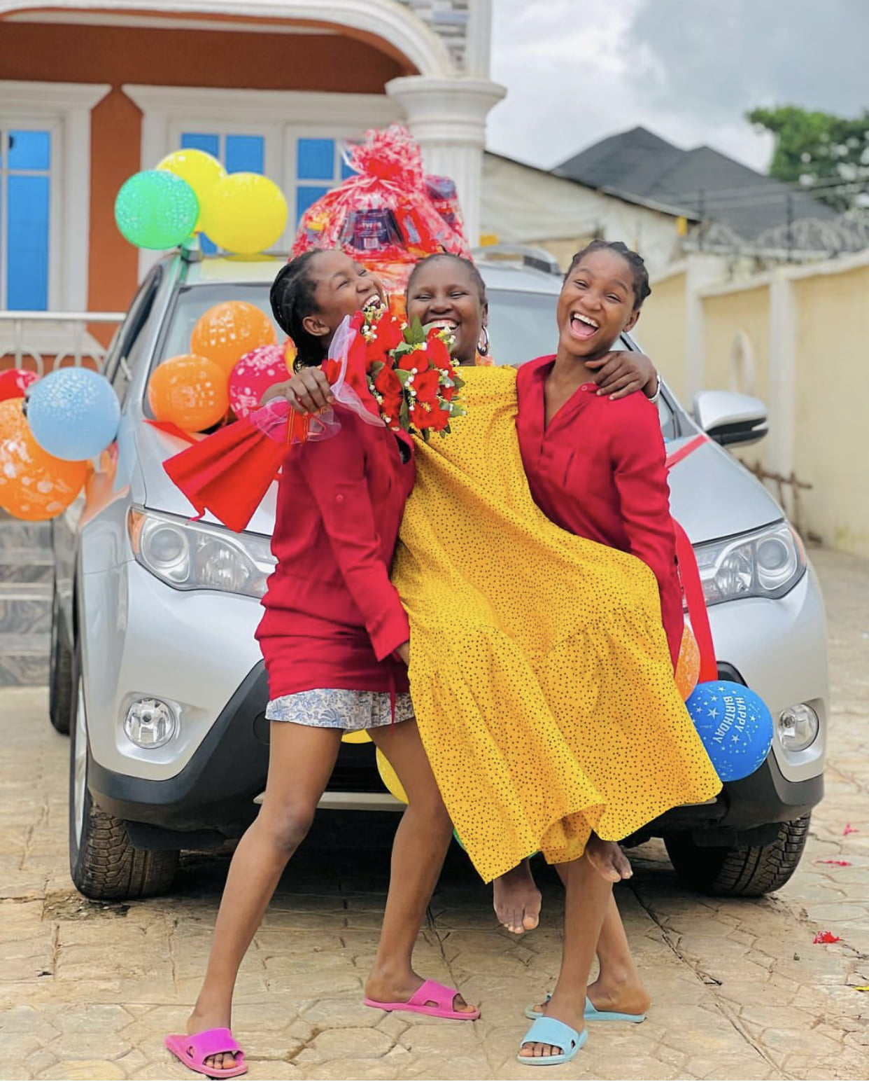 Skit Makers Twinz Love Surprise mom with new car [video]