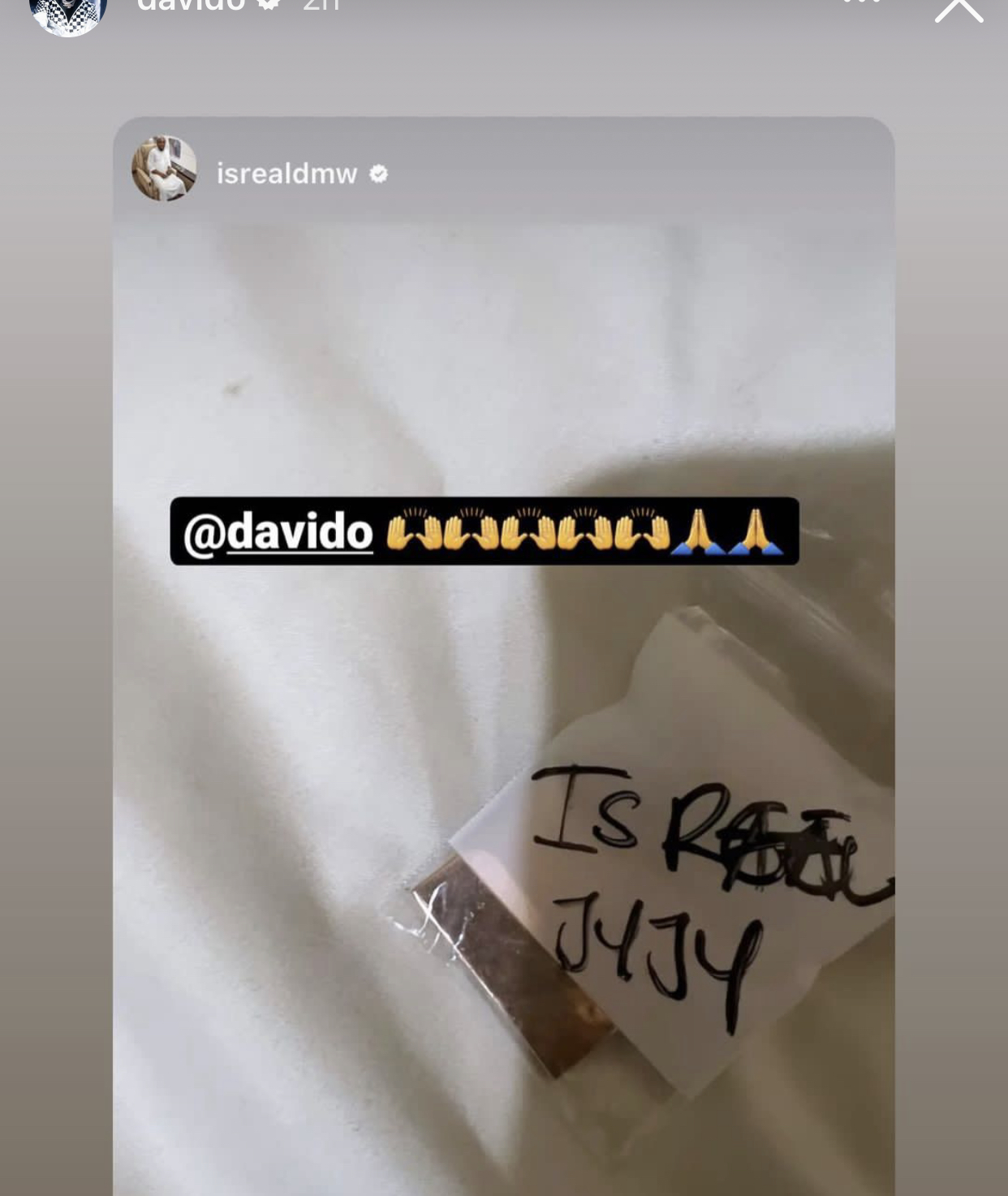 Davido splashes millions of dollars on customized diamonds for whole crew [photos]