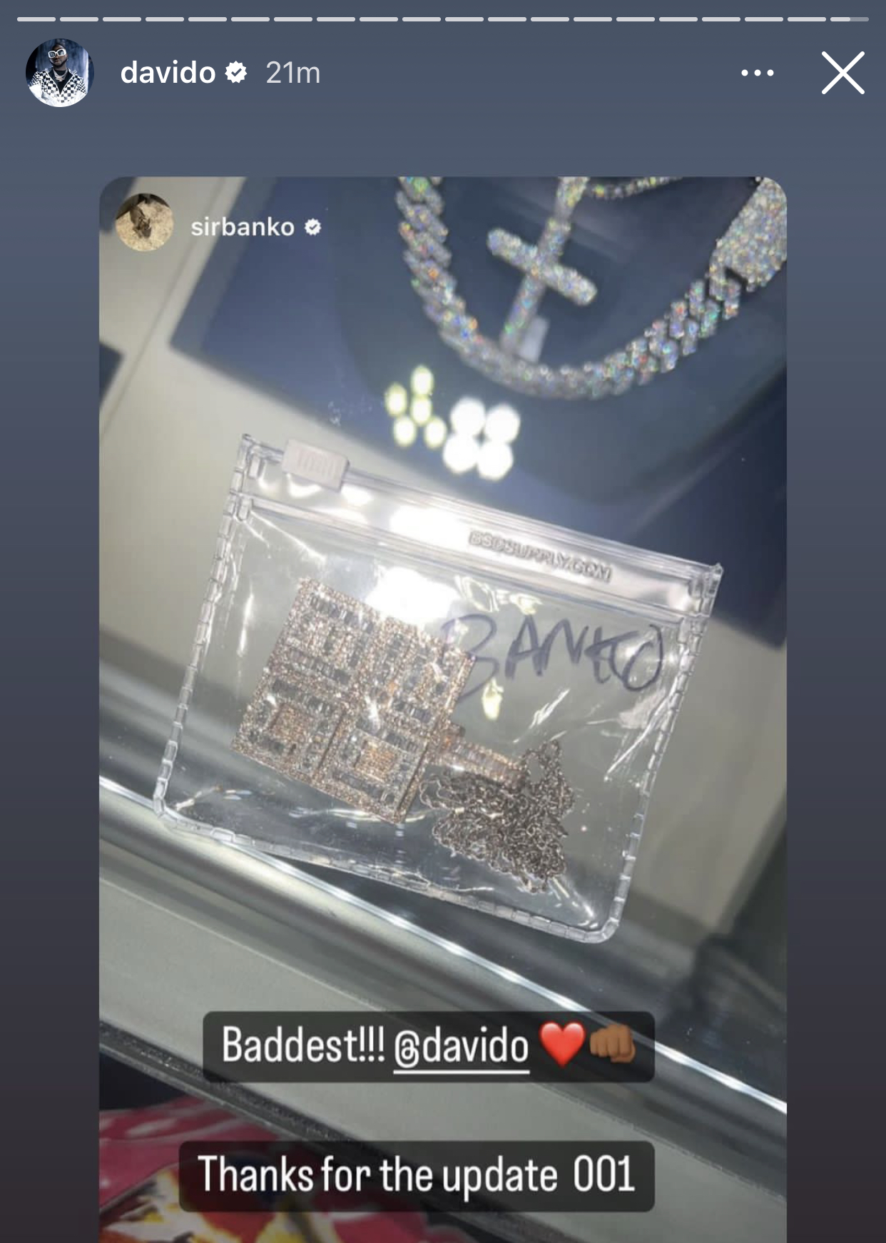 Davido splashes millions of dollars on customized diamonds for whole crew [photos]