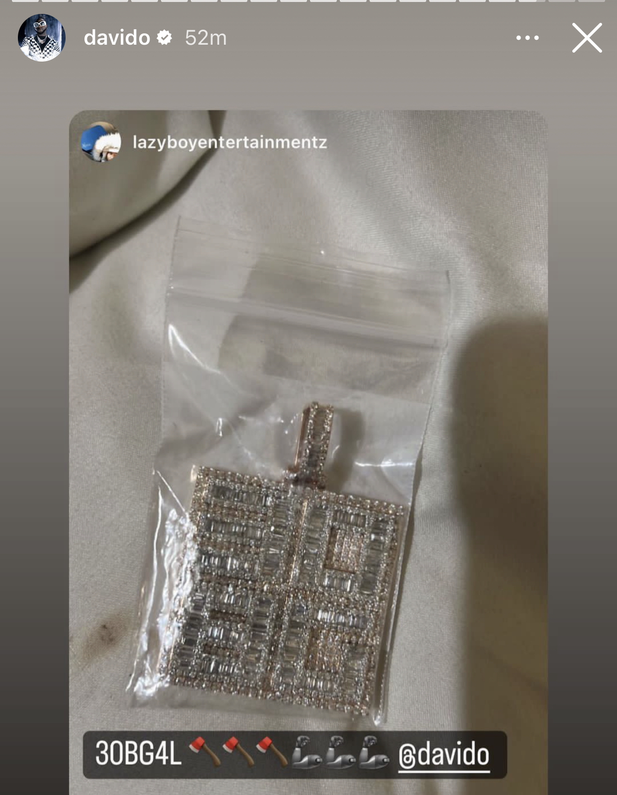 Davido splashes millions of dollars on customized diamonds for whole crew [photos]