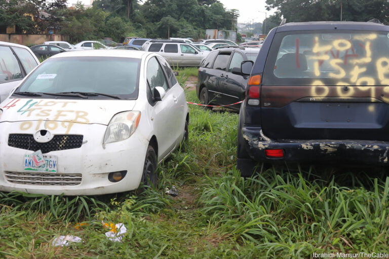 Motorists Cry bitterly as Lagos Govt sell their cars cheaply for driving against traffic [video]