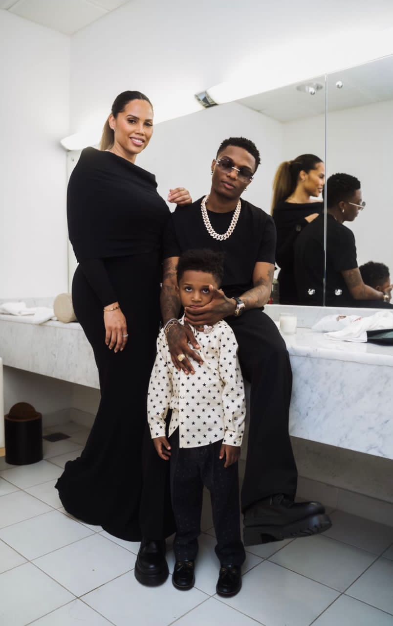 You don’t show equal love to your children - Fans roar as Wizkid shares new family photos of Zion with babymama Jada P