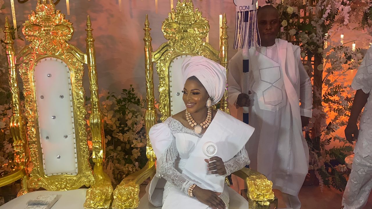 At last Ooni of Ife ends marriage marathon with 6th wife Temitope [video]