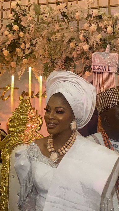 At last Ooni of Ife ends marriage marathon with 6th wife Temitope [video]