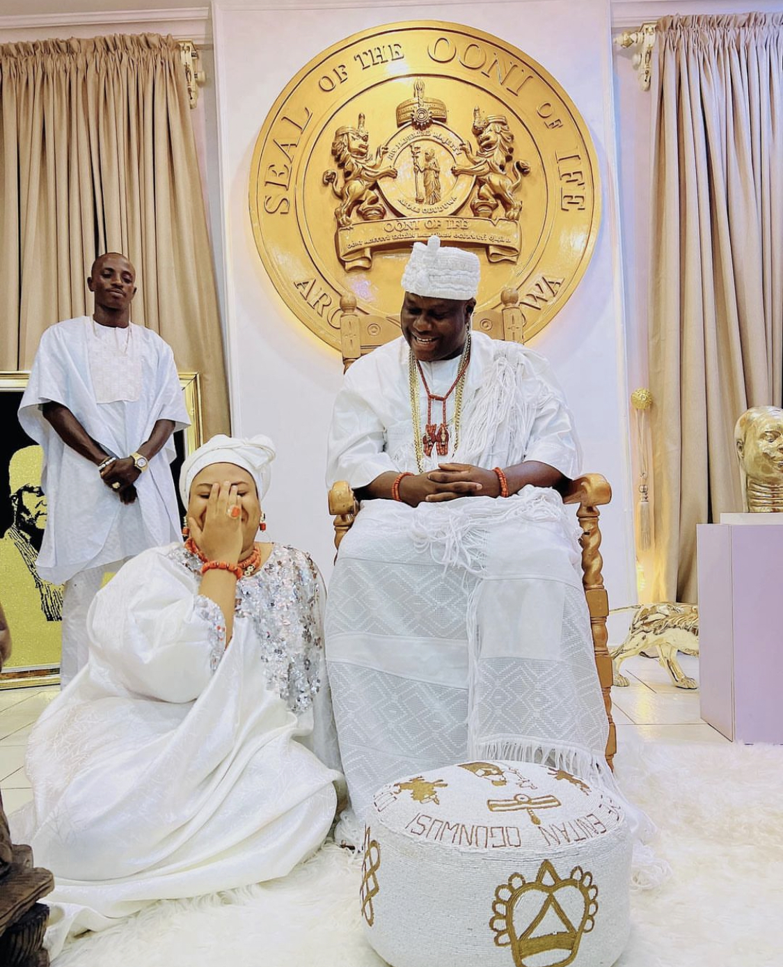 Actress Nkechi Blessing Visits Ooni in his palace with a ‘big smile’ [photos]