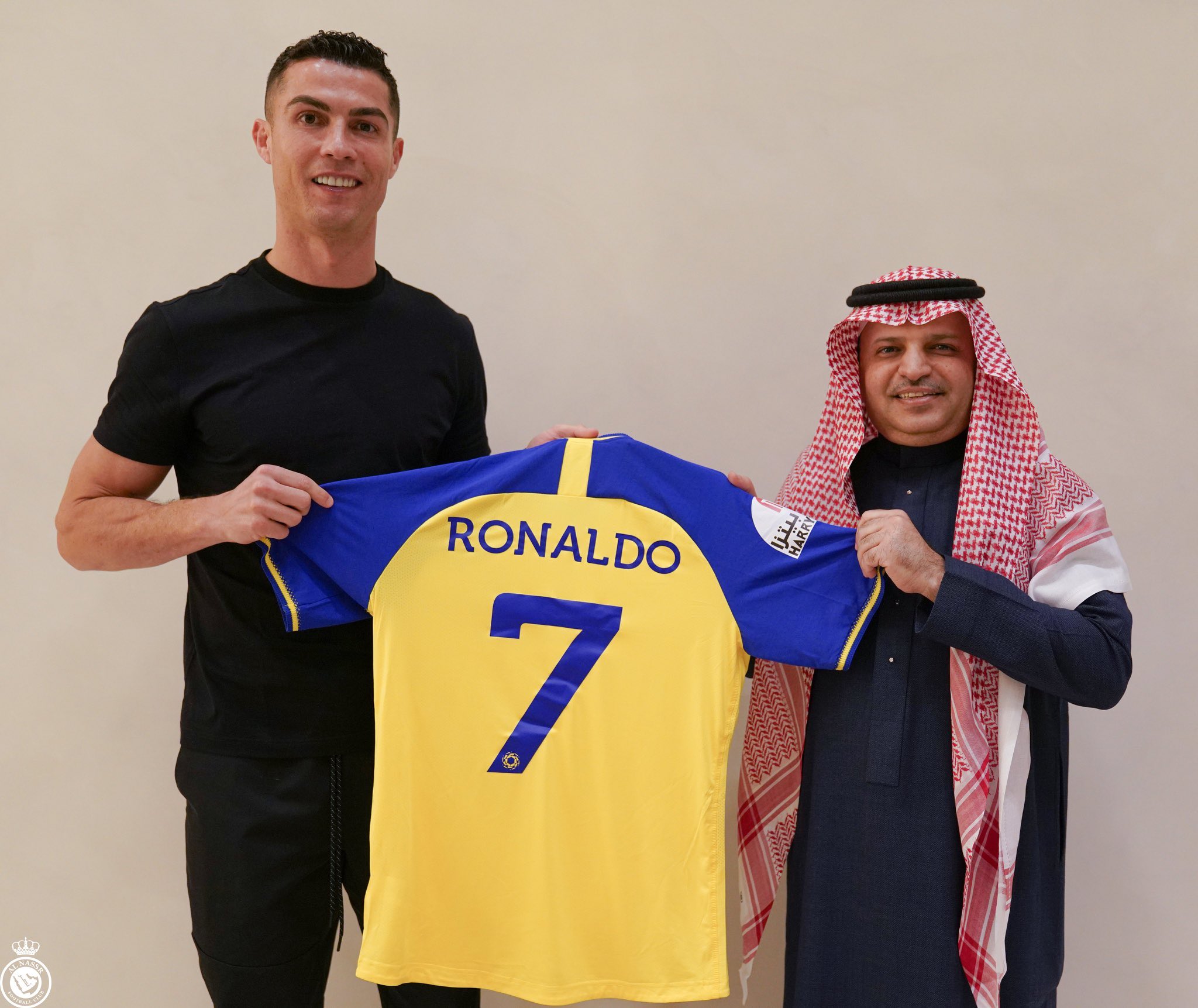 Breaking: Cristiano Ronaldo to earn N96B as he officially signs for Saudi Arabia’s Al Nassr [photos]