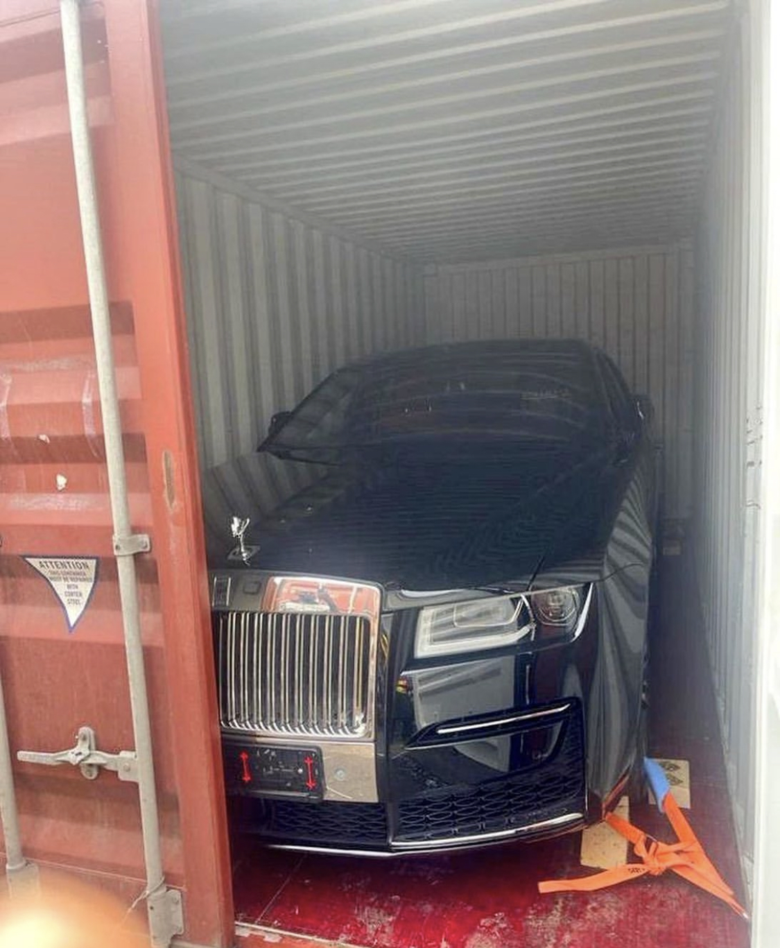 Comedian Mr Hyenana splashes over N152M on Rolls Royce for Christmas [photos]