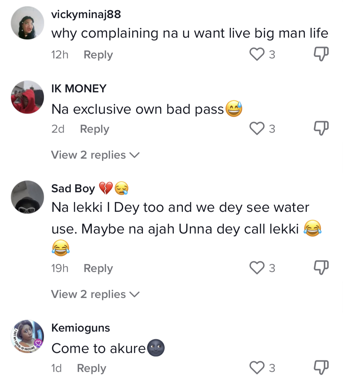 No water here - Lekki big boys lament as they result to using bags of sachet water to take bath [video]