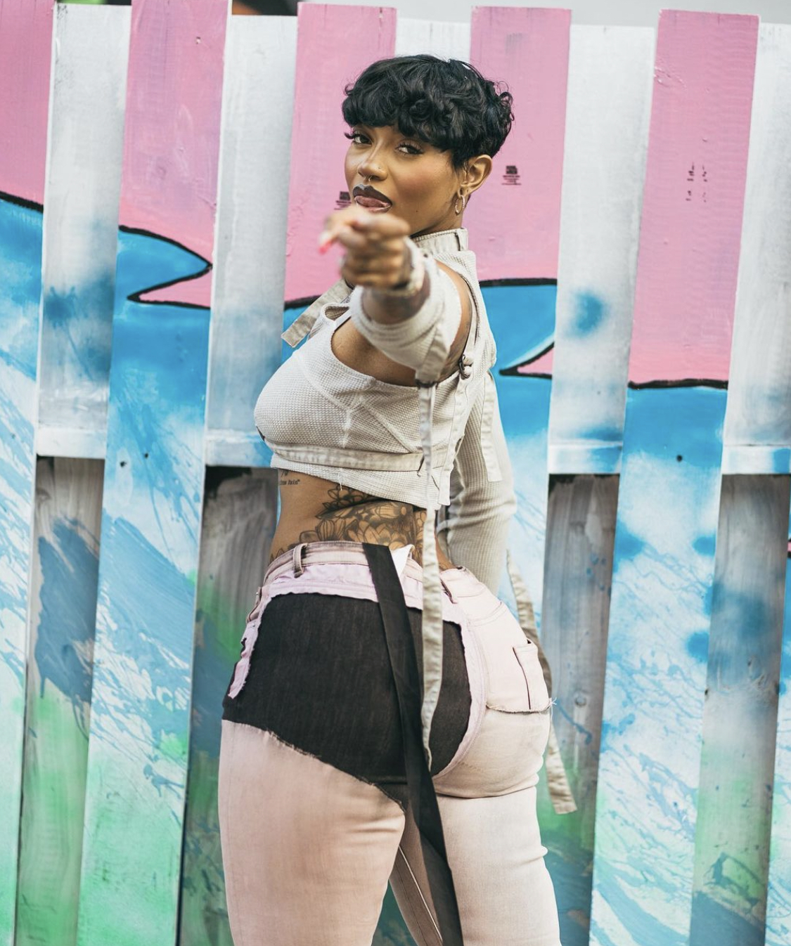 Is burna boy dating jada Kingdom 