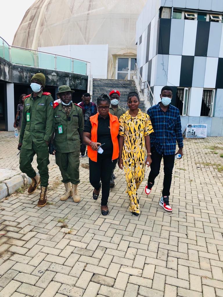 Fans Jubilate as Chef Dammy steps out with heavy security detail [photos]