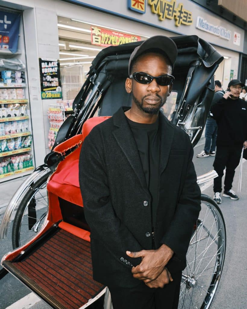a picture of mr eazi standing