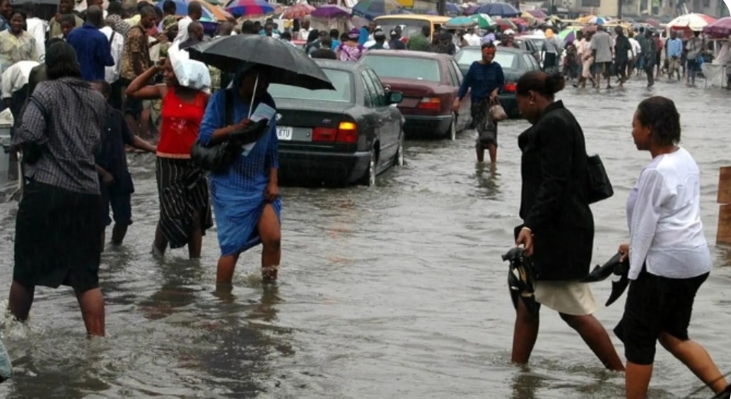 FG warns 30 states of high risk flooding in 2025