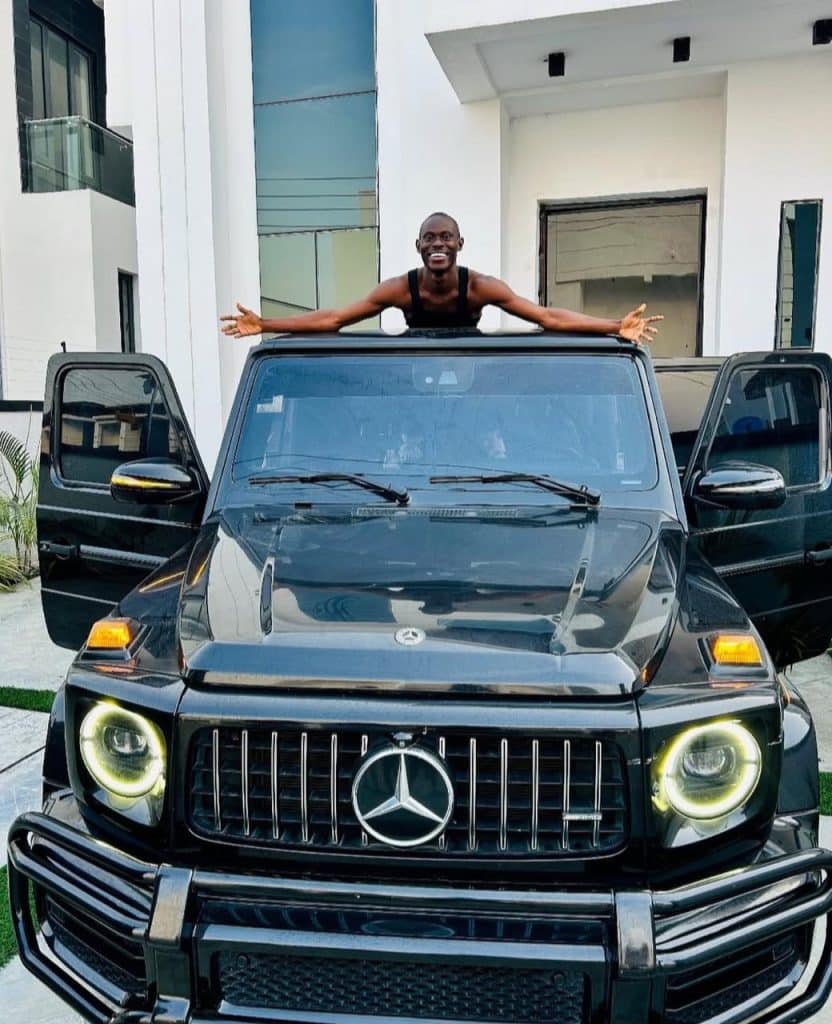 GehGeh with a Mercedes-Benz G-Wagon