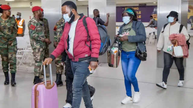 FG postpones evacuation of Nigerians from South Africa