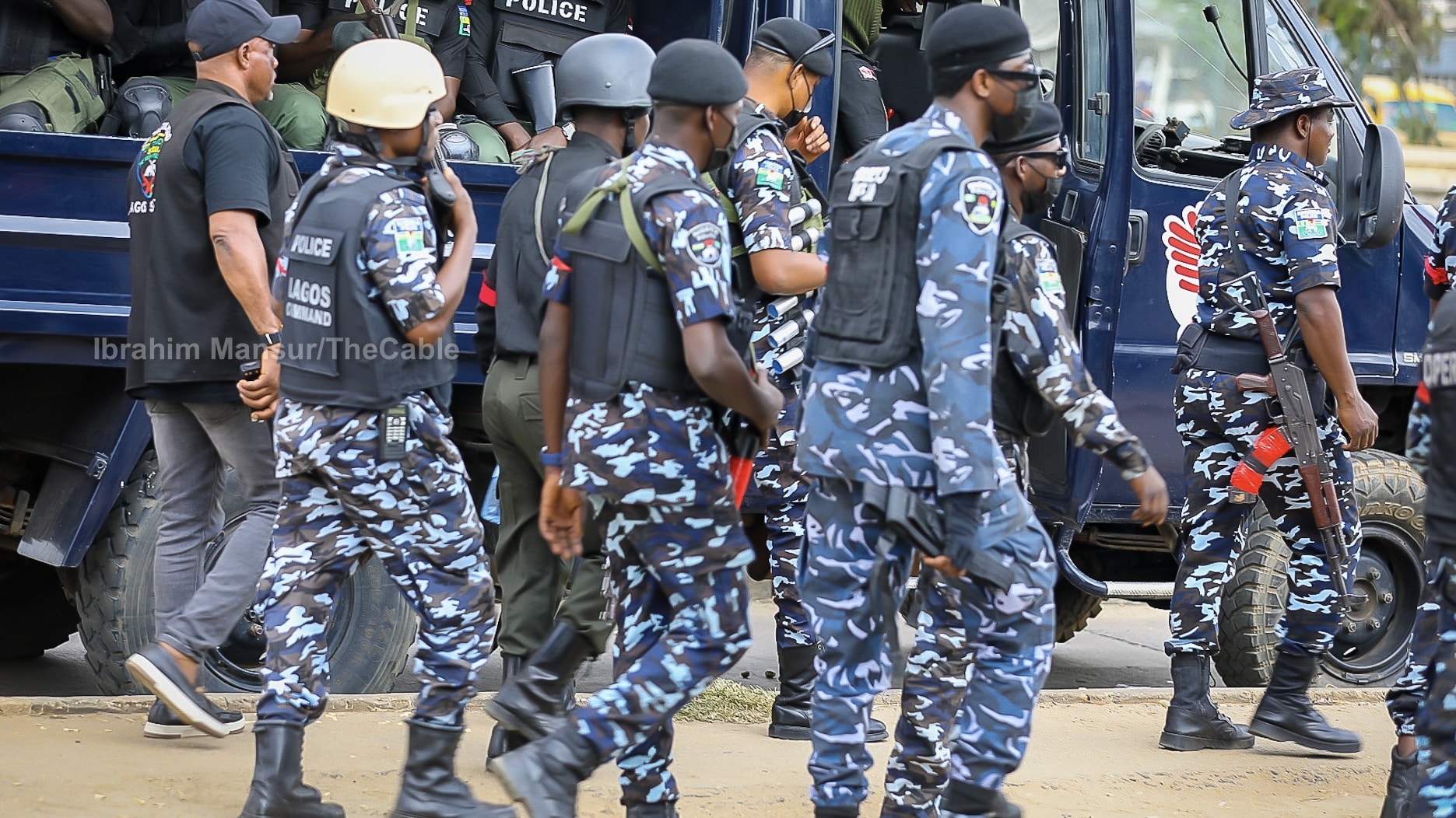 Police react to viral video of officers greeting alleged bandits