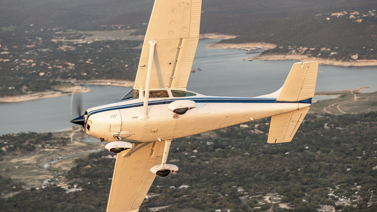 11 killed as plane crashes during skydiving trip in France